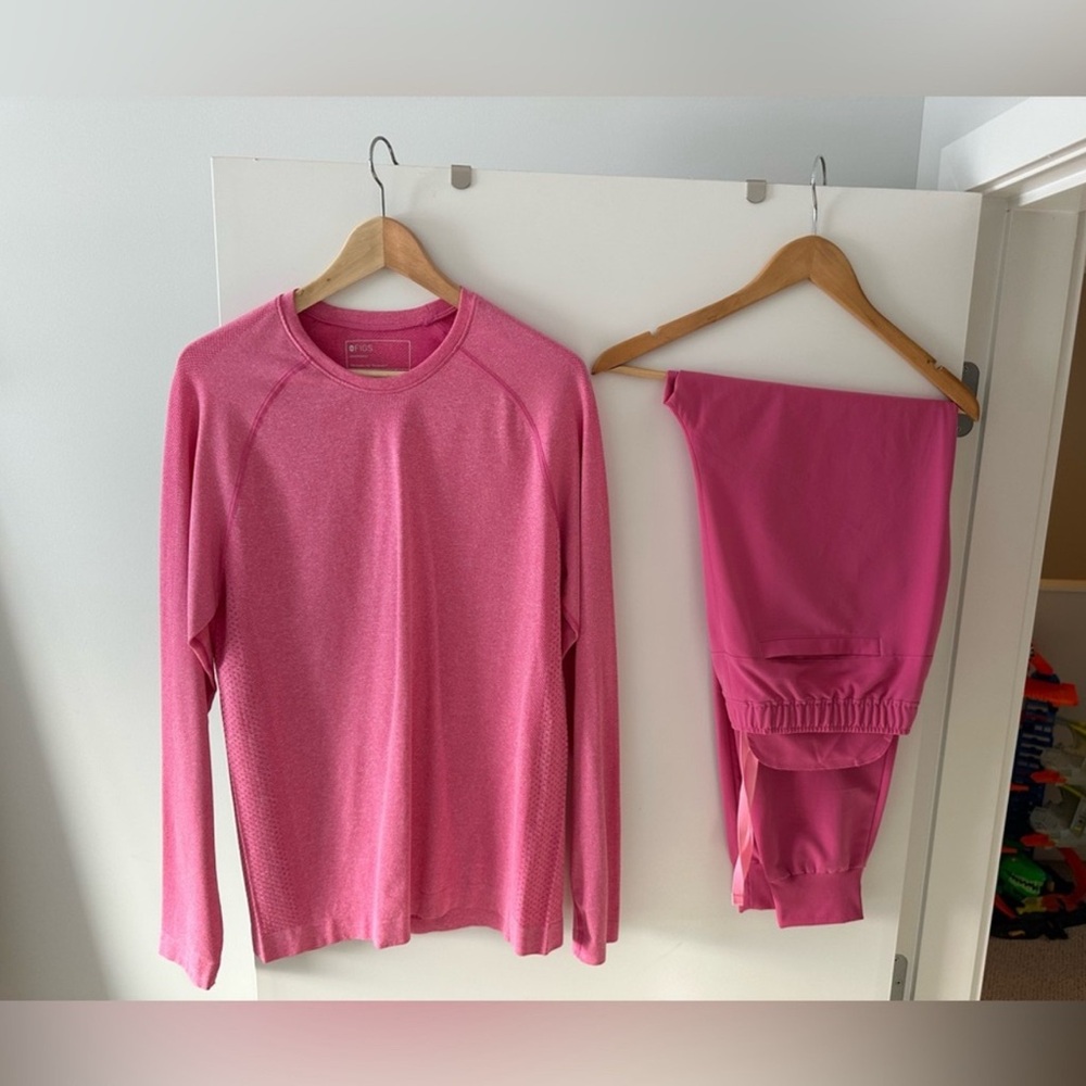 Figs like New L Top M bottom
